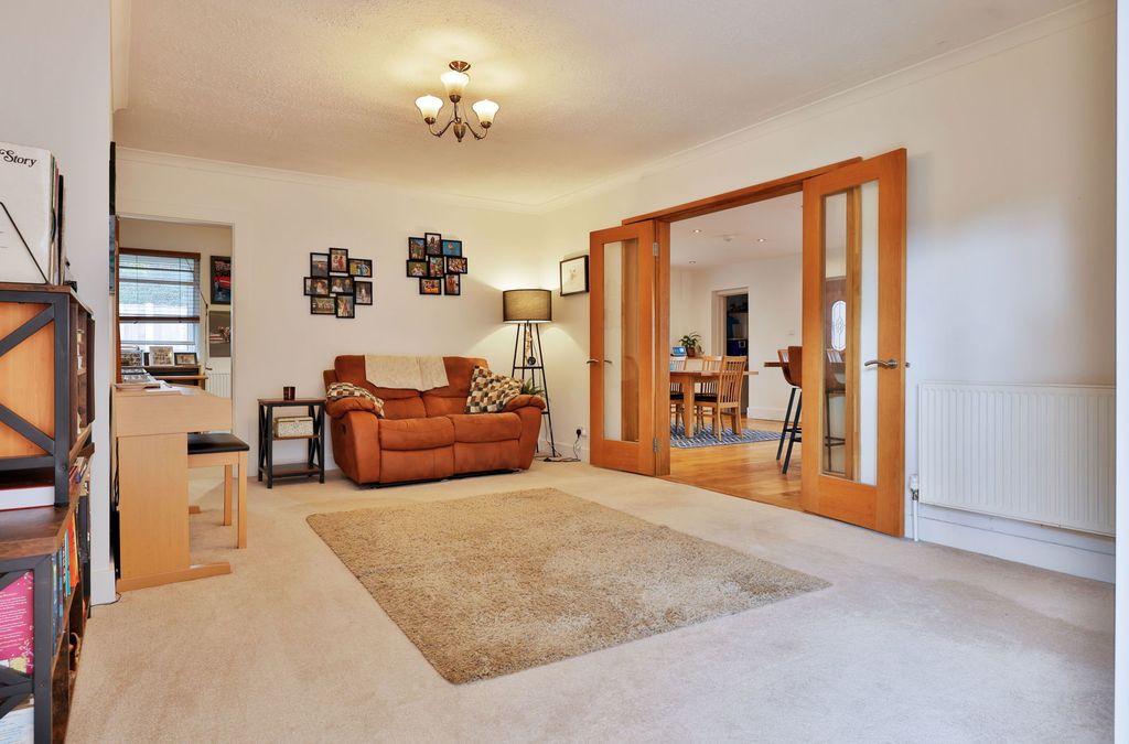 Property photo 1 of 33