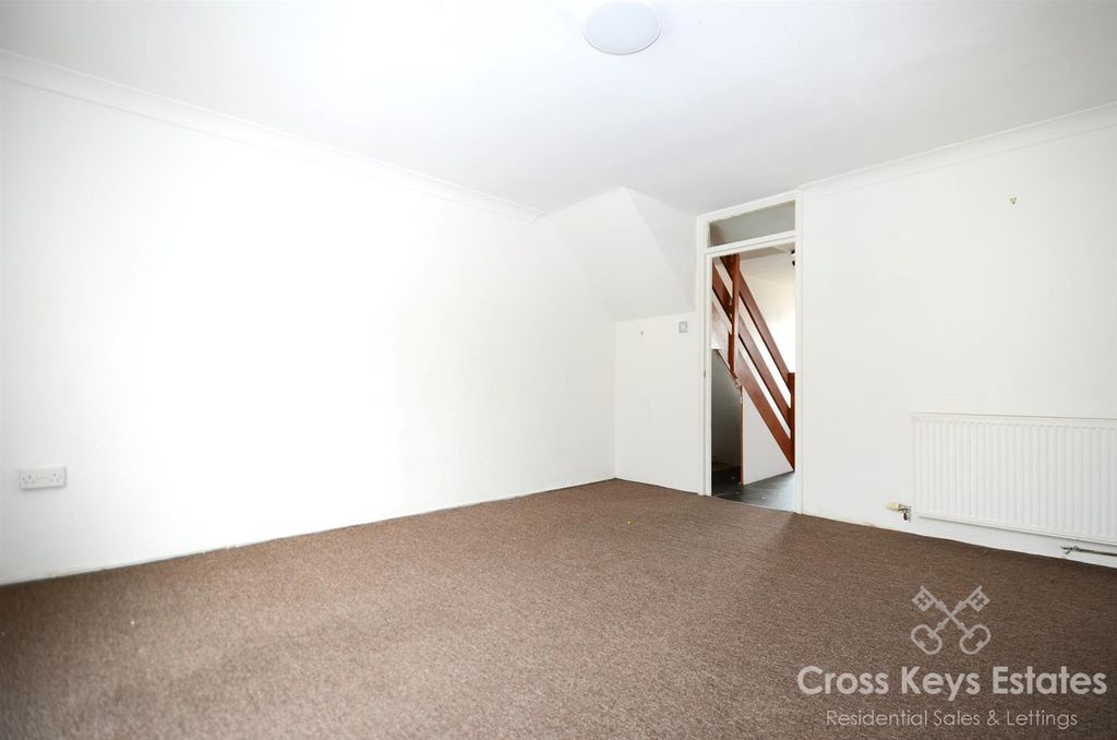 Property photo 3 of 22 Sitting Room