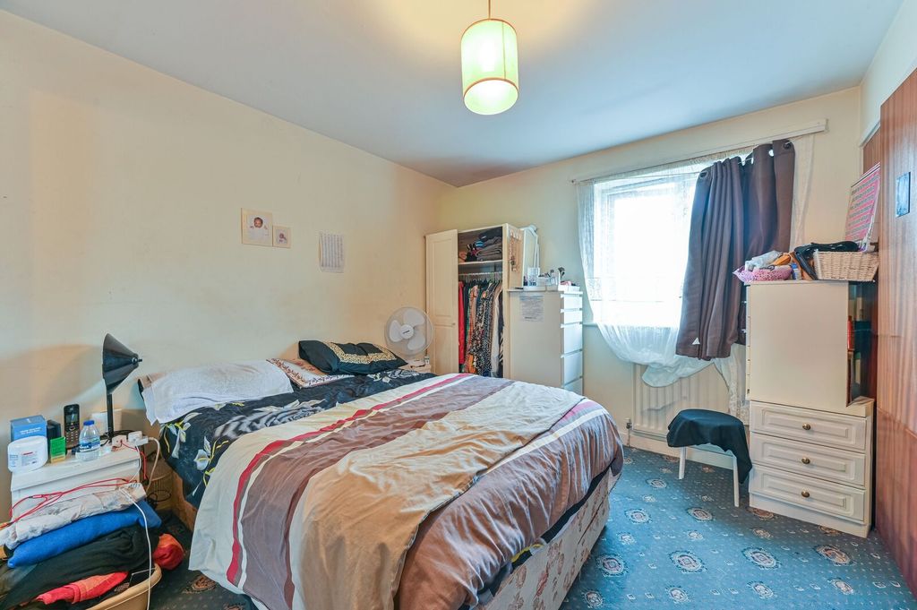 Property photo 3 of 11