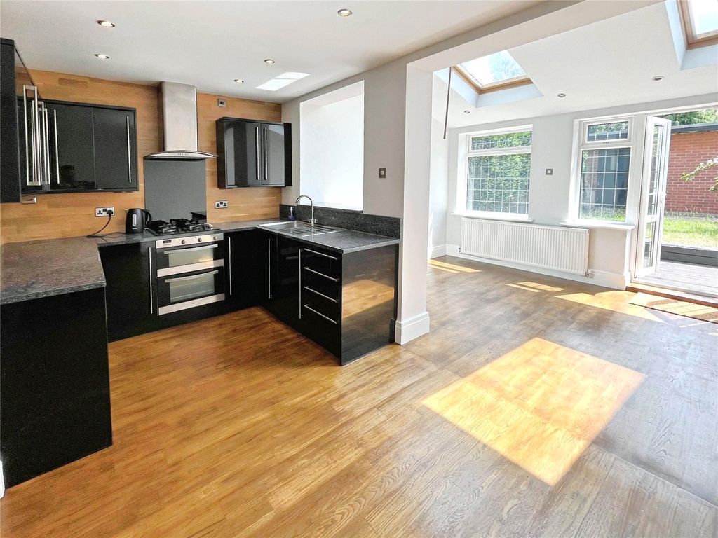 Property photo 1 of 26 Picture No. 21