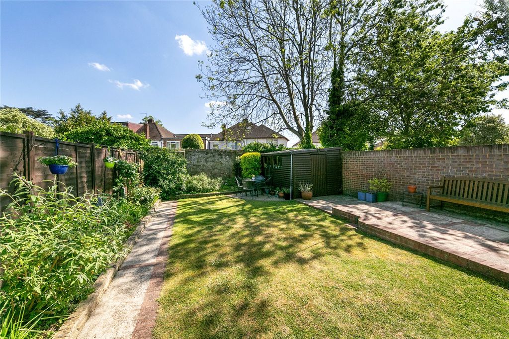 Property photo 3 of 23 Picture No. 16