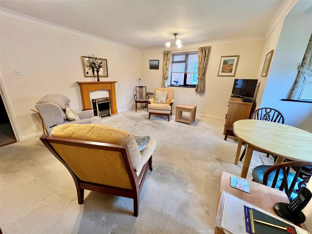 Property photo 3 of 11