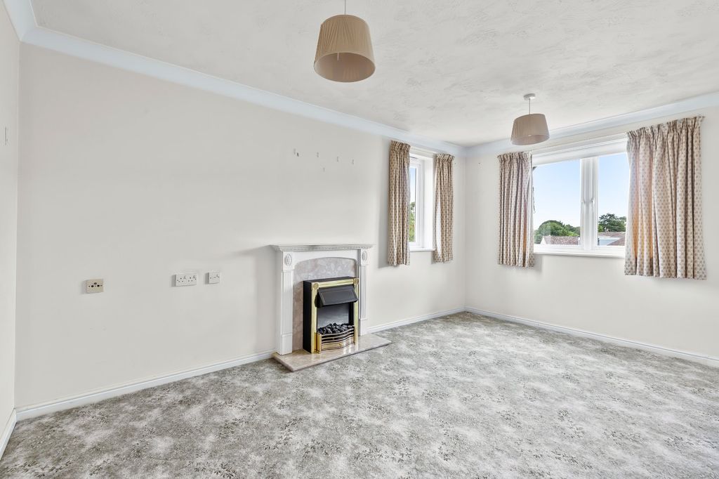 Property photo 2 of 18 Picture No. 23