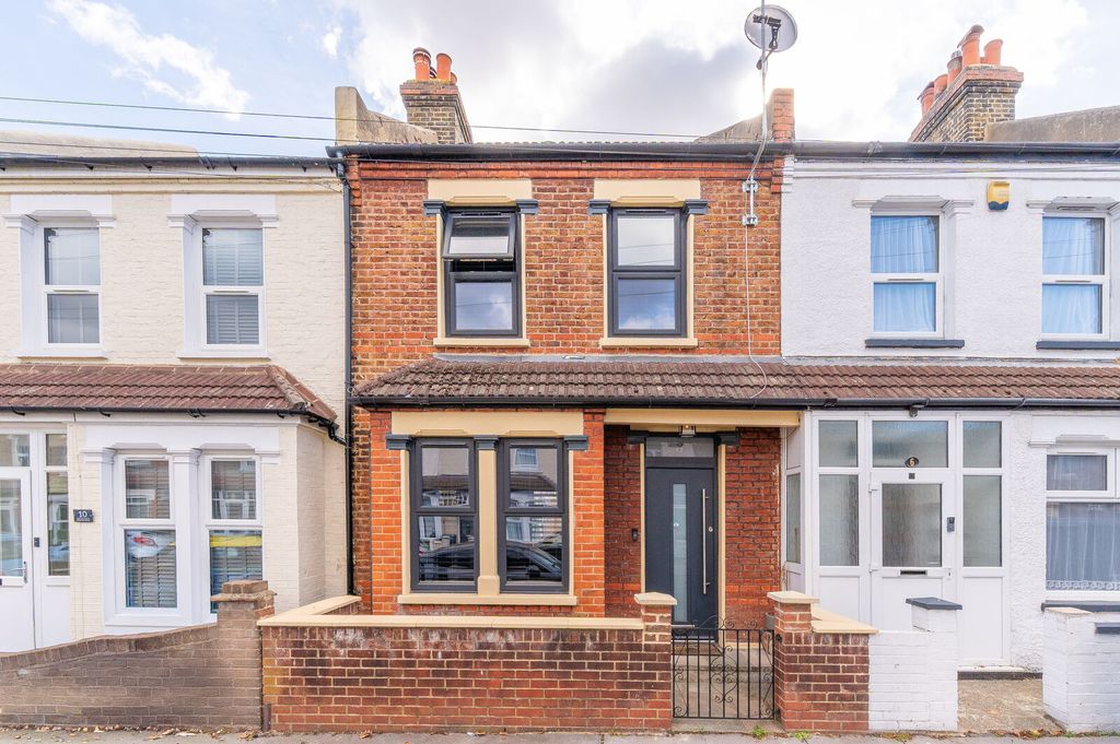 Property photo 1 of 17