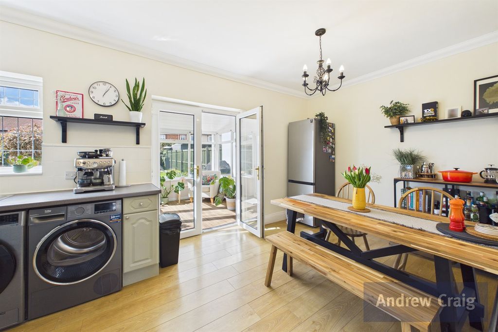 Property photo 2 of 17 Kitchen/Diner