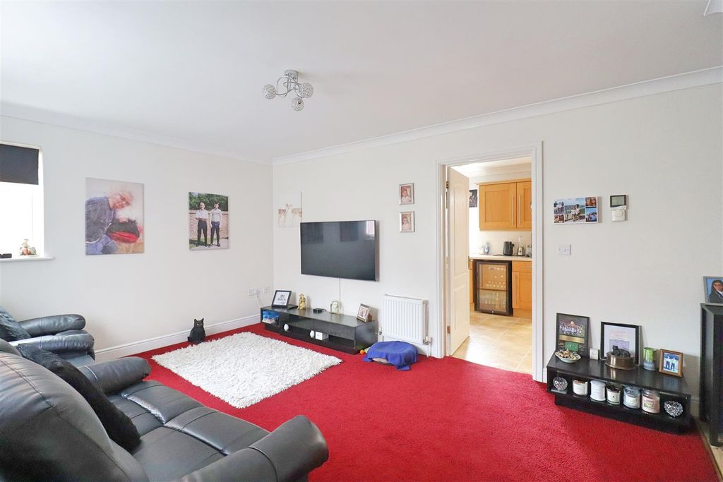 Property photo 2 of 17 Img_4412.Jpg