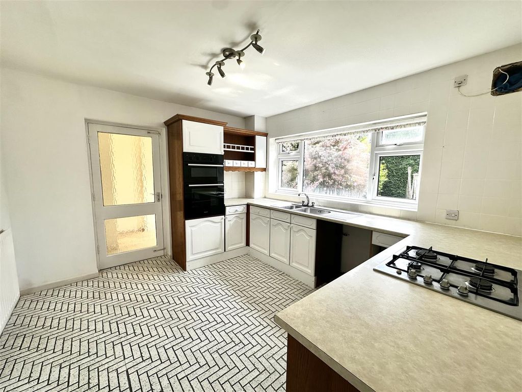 Property photo 2 of 10 Img_9818.Jpg