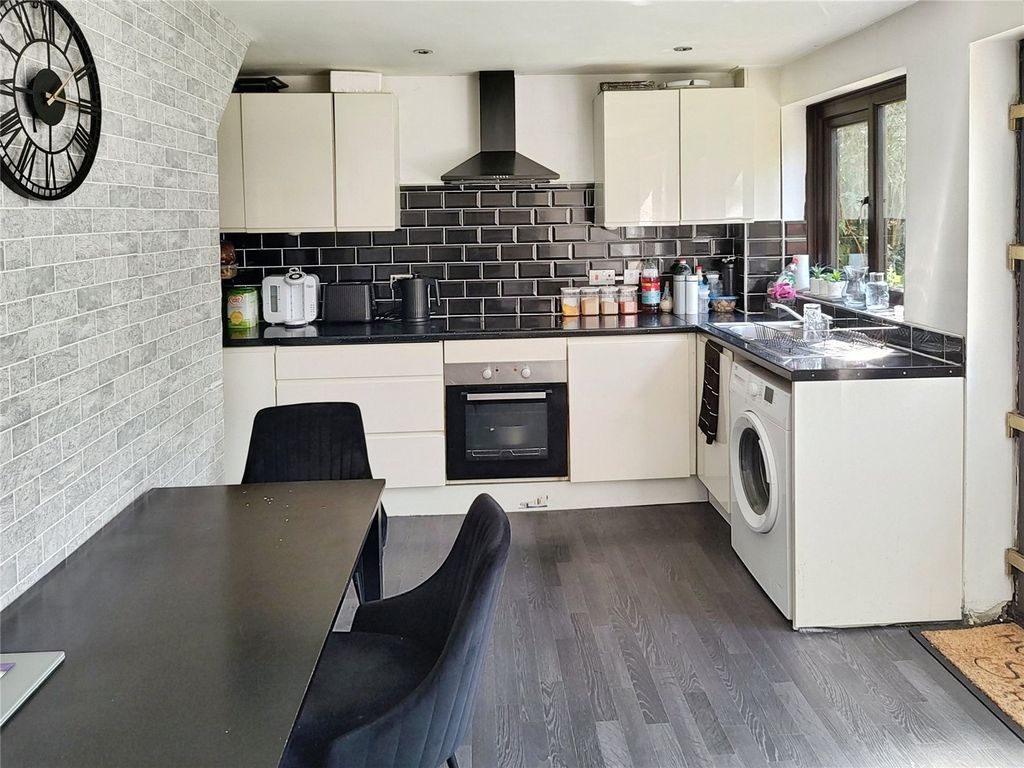 Property photo 3 of 12 Kitchen/Diner