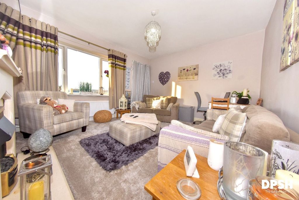 Property photo 3 of 25