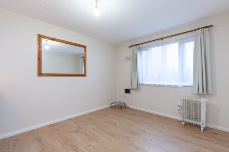 Property photo 3 of 7 271584-Std