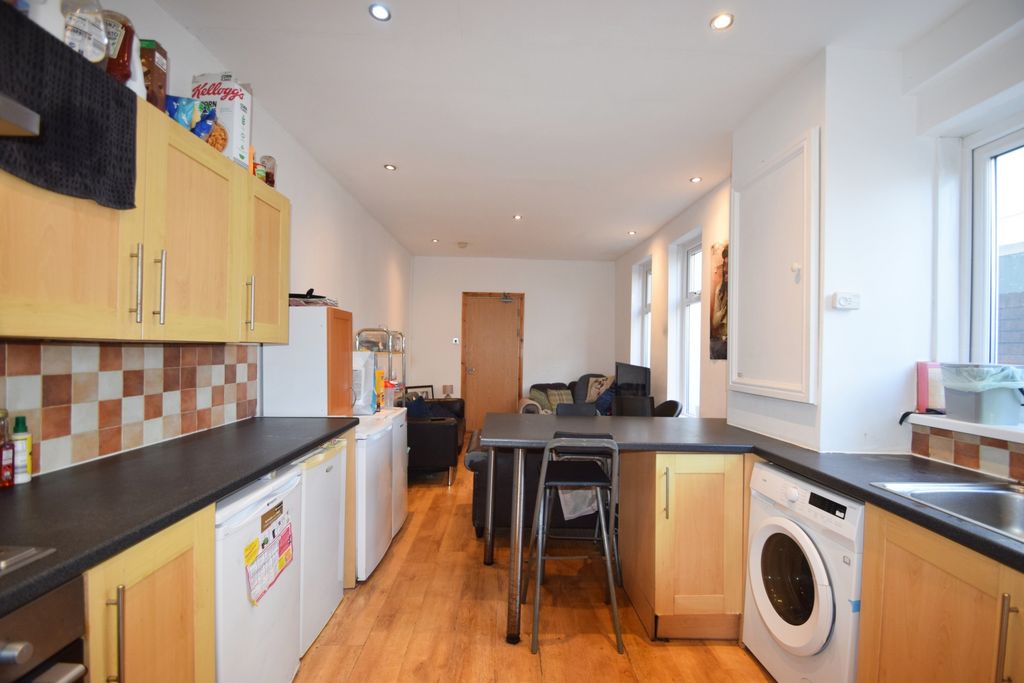 Property photo 3 of 15 Photo 4