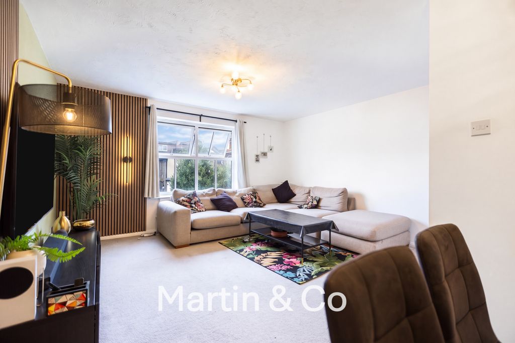 Property photo 2 of 19 1784921338 - 49 Whitstable Place, Cr0  - 15