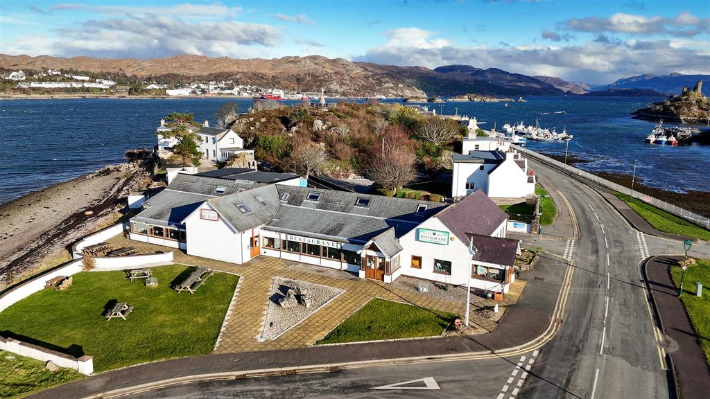 Property photo 1 of 12 Photo 0