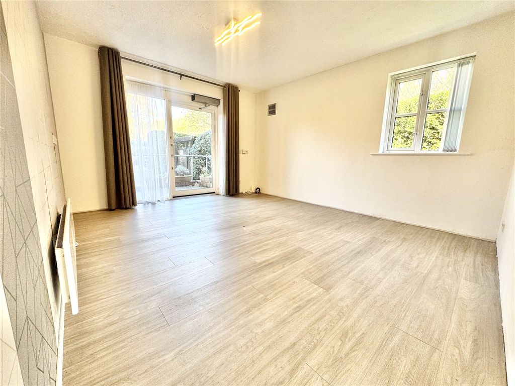 Property photo 3 of 11 Picture No. 09