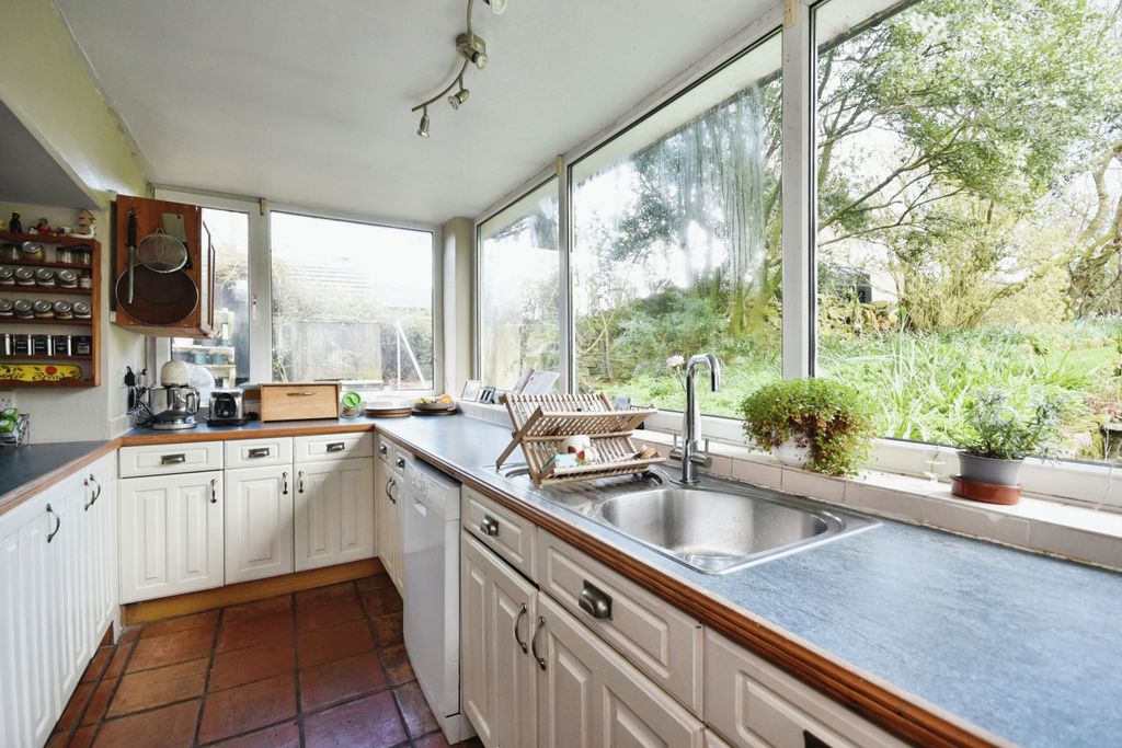 Property photo 3 of 15 Kitchen