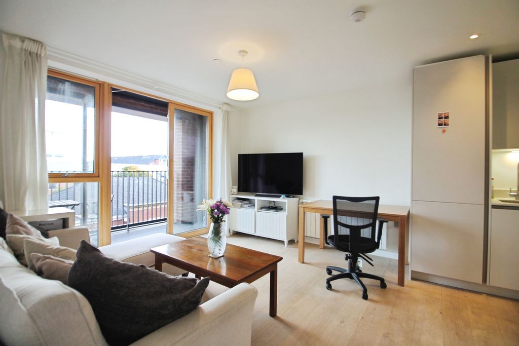 Property photo 3 of 17 Living Room