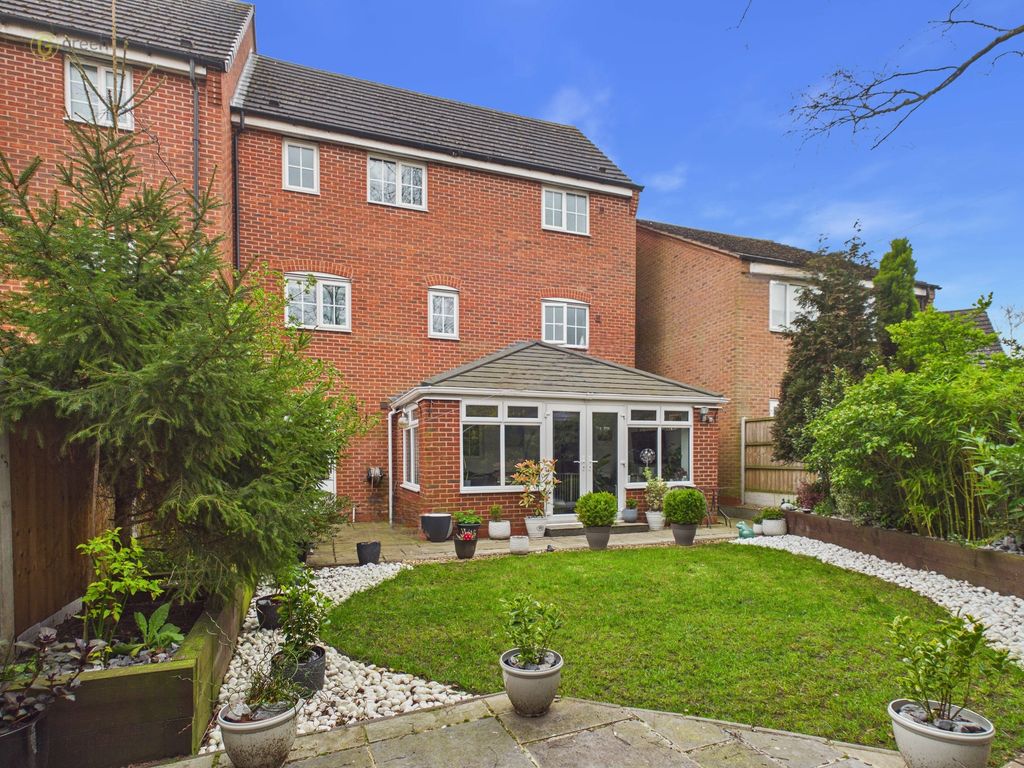 Property photo 3 of 27 Cam04425G0Pr0374Still0362