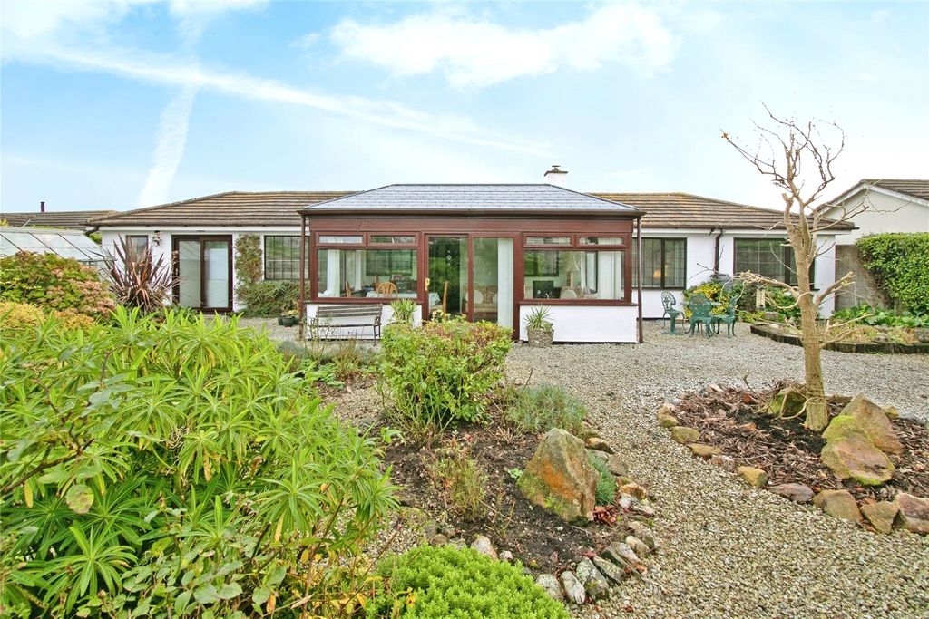 Property photo 1 of 16 14 Chiverton Way