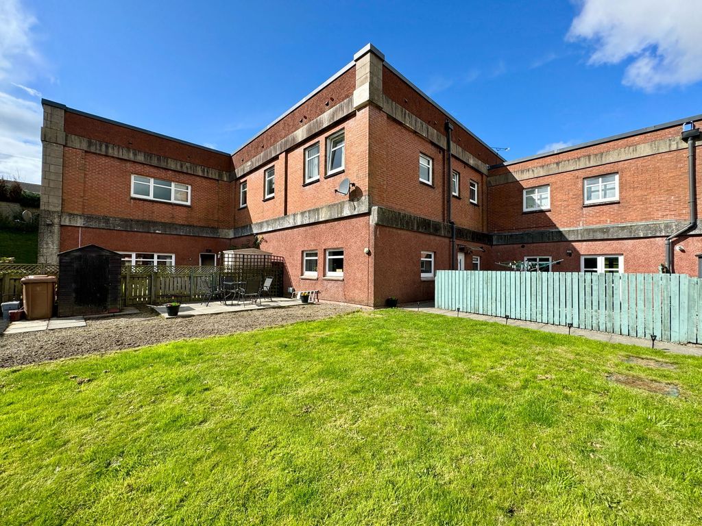 Property photo 1 of 33