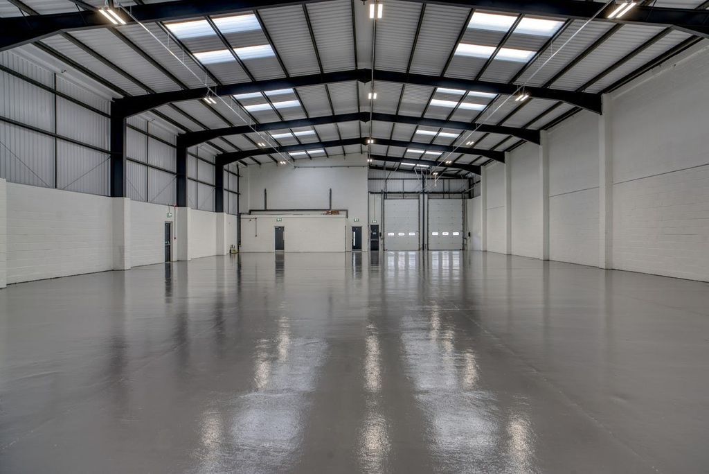 Property photo 2 of 8 Warehouse