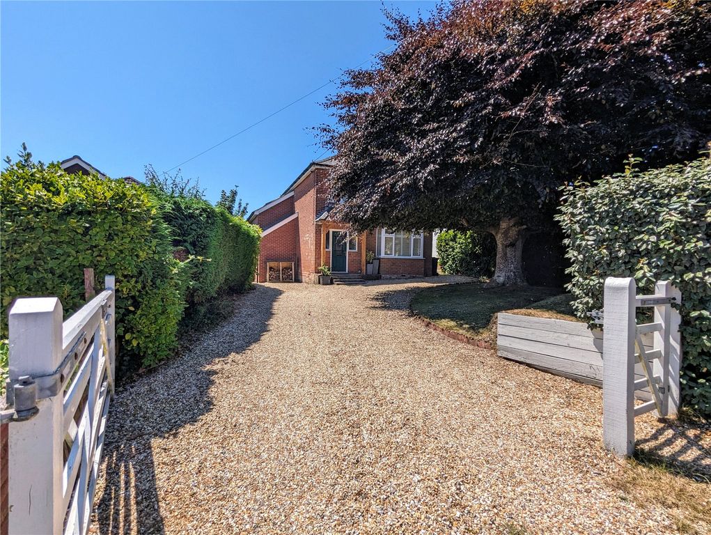 Property photo 2 of 28 Picture No. 35