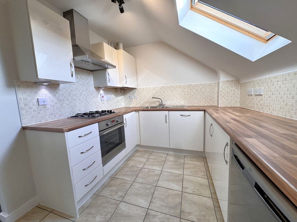 Property photo 2 of 12 Kitchen