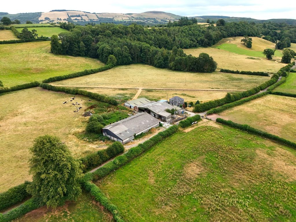 Property photo 3 of 42