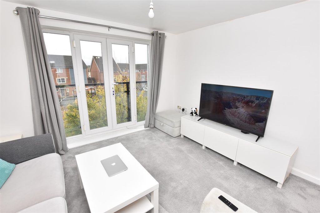 Property photo 3 of 10 Lounge Dining Room