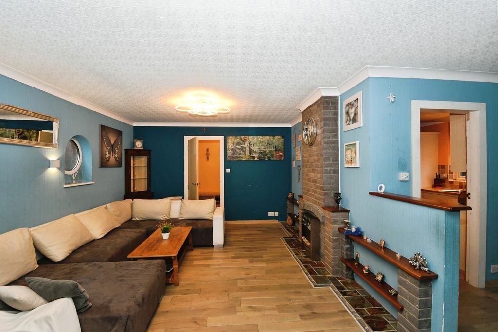 Property photo 2 of 12 Pbox-Img.Jpg