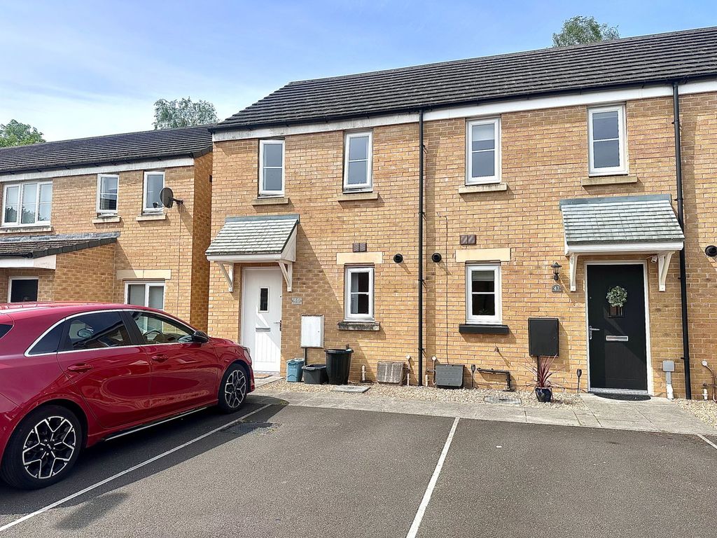 Property photo 2 of 17
