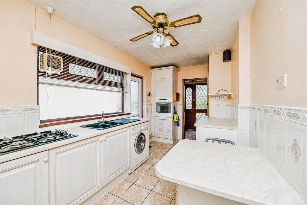 Property photo 3 of 20