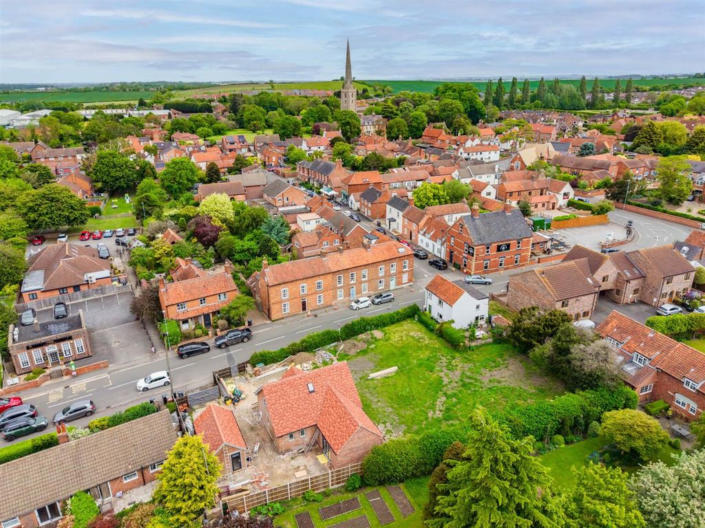 Property photo 3 of 10 Bottesford-1.Jpg