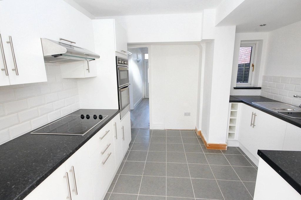 Property photo 2 of 13