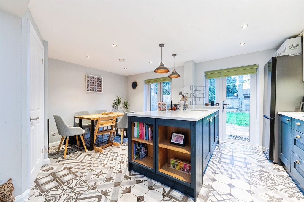 Property photo 3 of 22