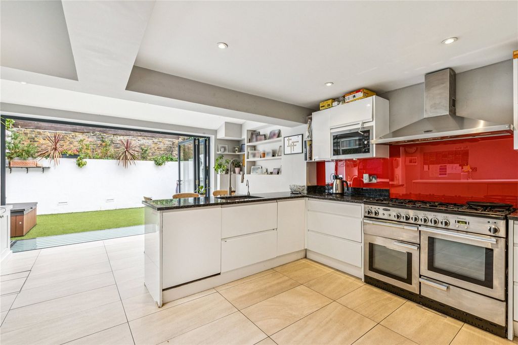 Property photo 1 of 16 Picture No. 15