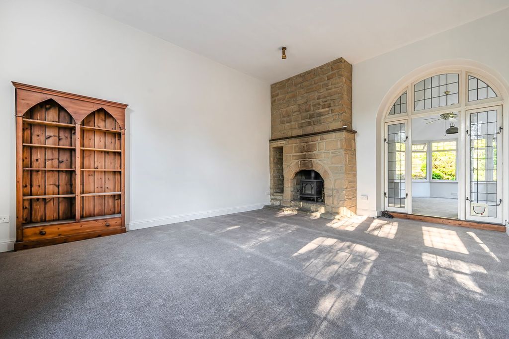 Property photo 2 of 19 Living/Dining Room