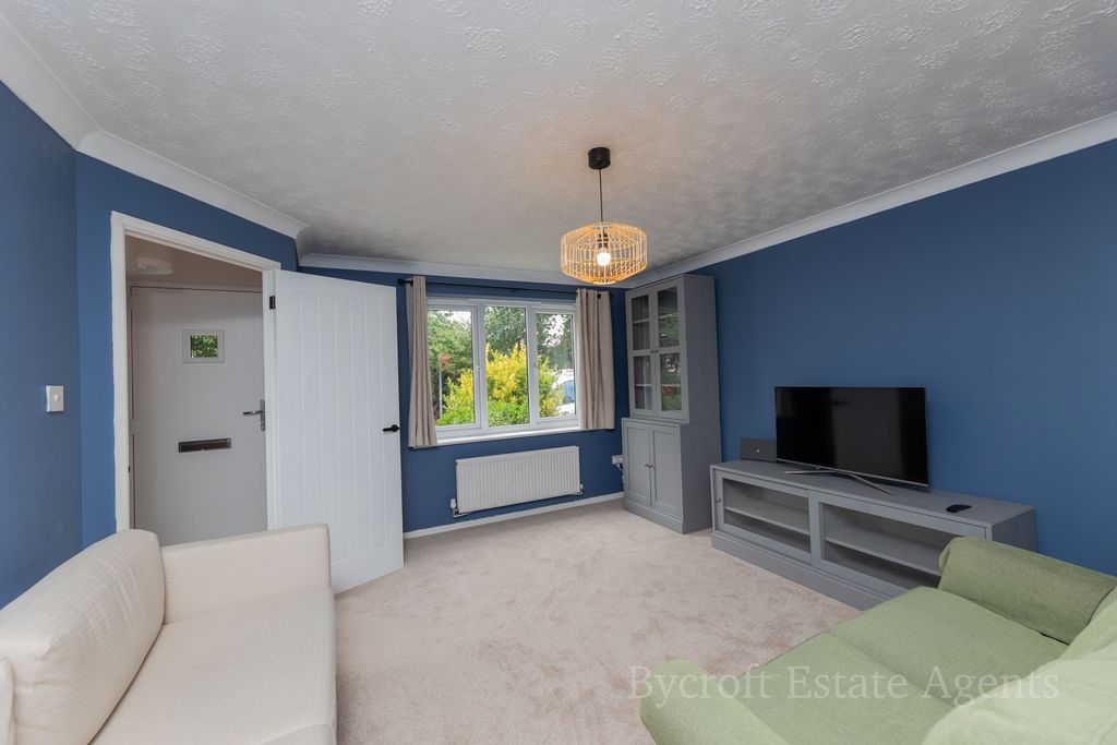Property photo 2 of 11
