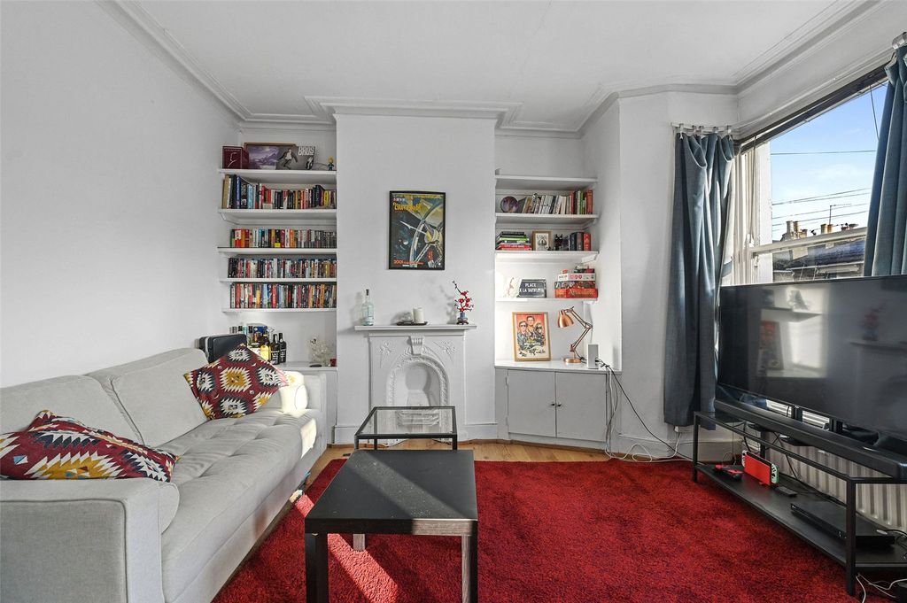 Property photo 3 of 16 Reception