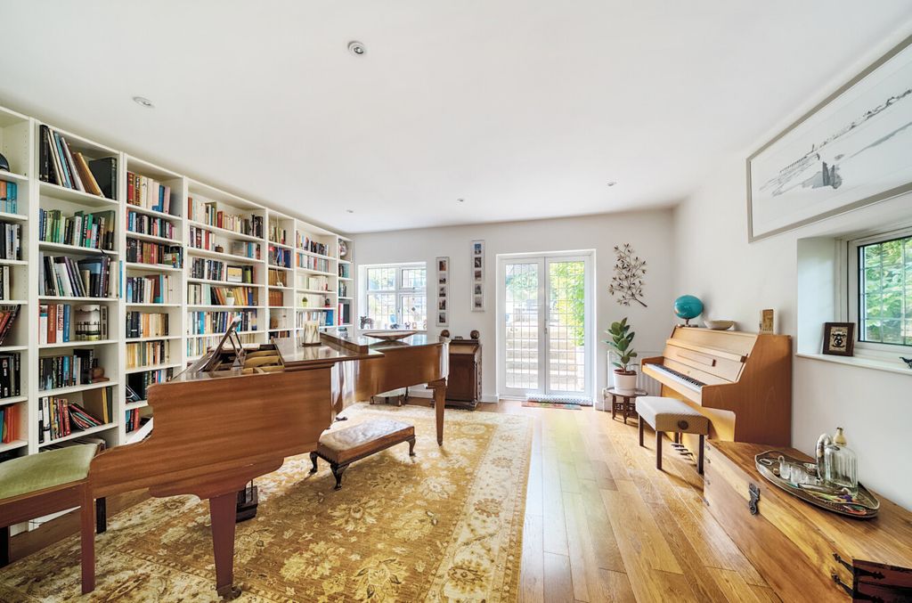 Property photo 2 of 35 1331450-15-689c95...