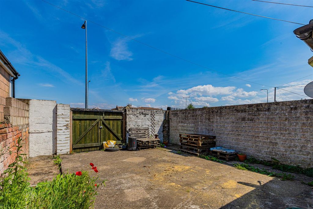 Property photo 2 of 13 Llandaff Road 20A-2.Jpg