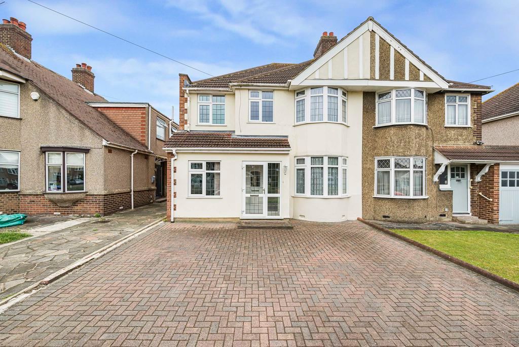 Property photo 1 of 25 External