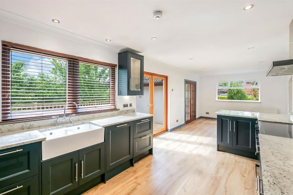 Property photo 3 of 42 Kitchen/Dining Room
