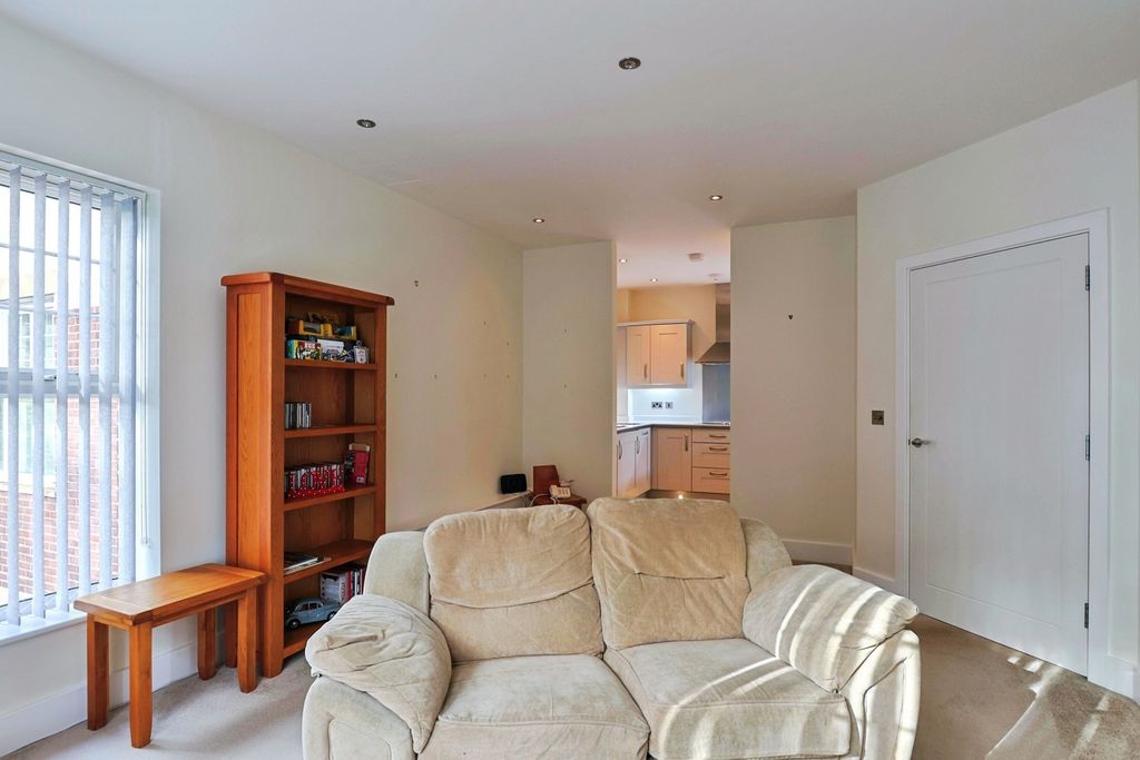 Property photo 3 of 17 Photo