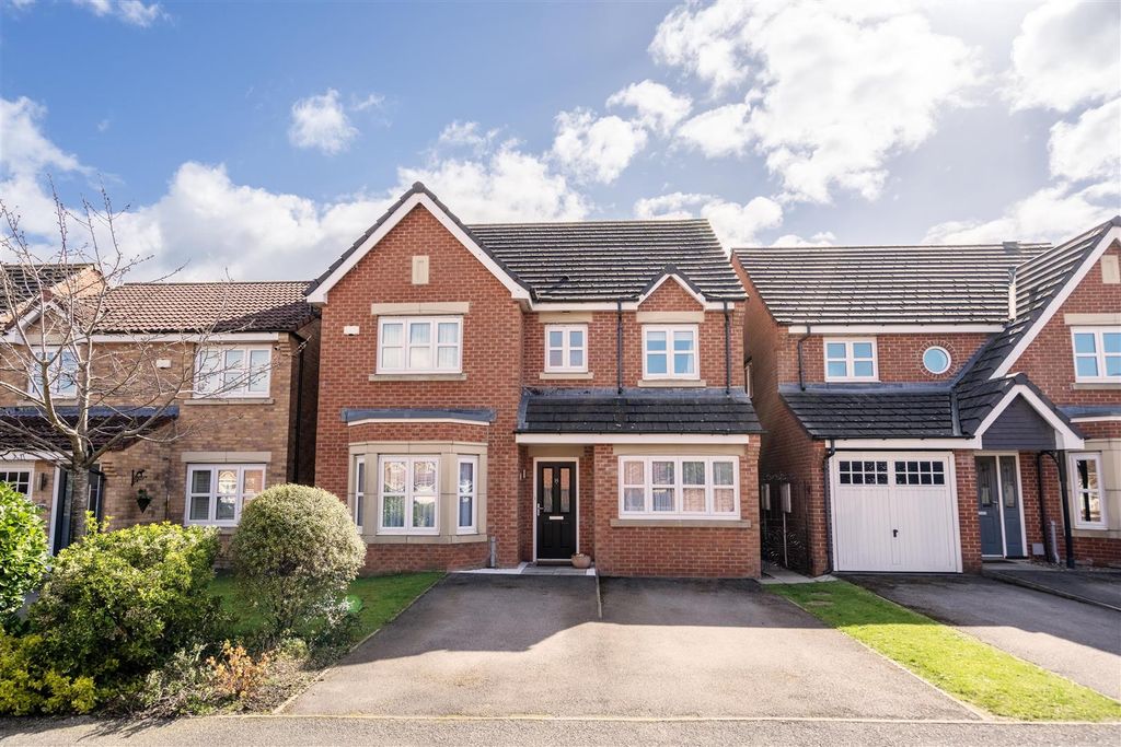 Property photo 1 of 13 External