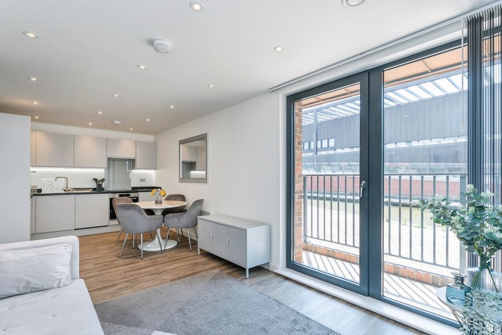 Property photo 1 of 28 Open Plan Lounge