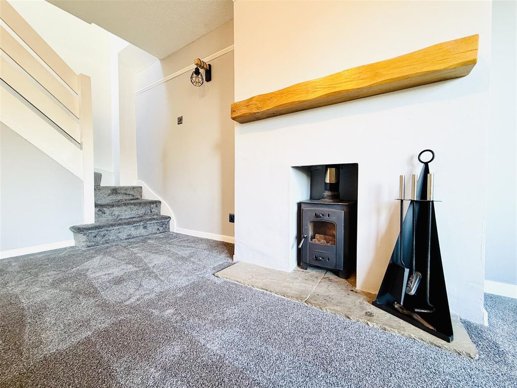 Property photo 3 of 22 Feature Fireplace