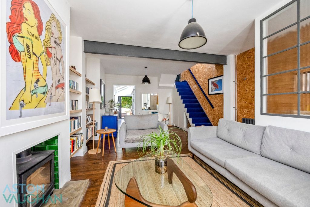Property photo 2 of 22 5169992
