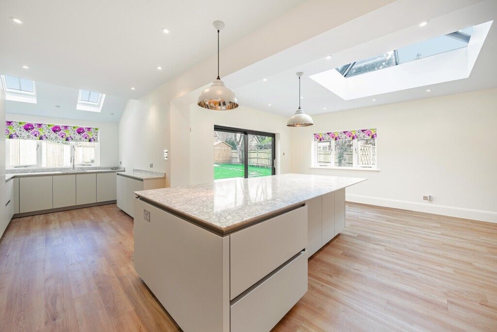 Property photo 3 of 16 Kitchen Diner