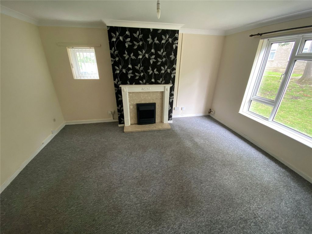 Property photo 2 of 18 Picture No. 12