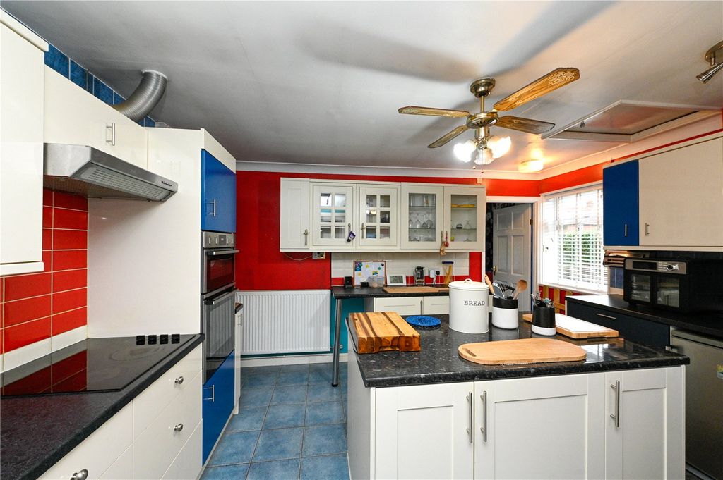 Property photo 3 of 21 Picture No. 11